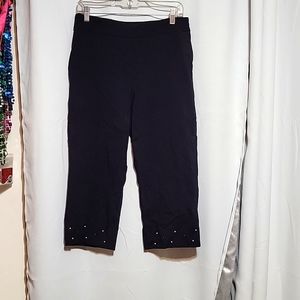 Counterparts Ladies size 10  Navy Blue Capris with Pearl Accents